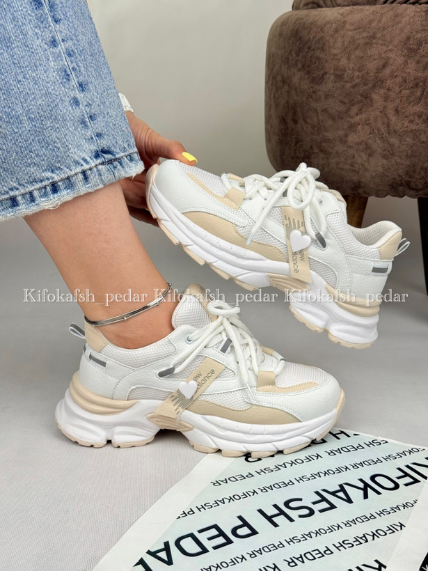 کتونی new balance کد ۱۲۴
